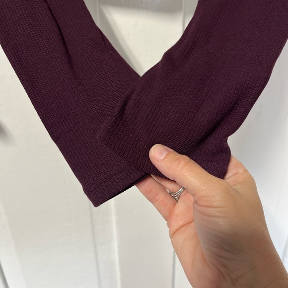 Klassy Network Mock Neck Long Sleeve Ribbed cropped shirt w/ built in padding L - Picture 5 of 9